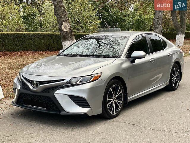 Серый Тойота Камри, объемом двигателя 2.49 л и пробегом 100 тыс. км за 20000 $, фото 3 на Automoto.ua