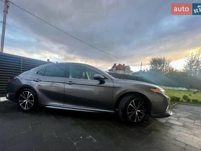 Серый Тойота Камри, объемом двигателя 2.49 л и пробегом 97 тыс. км за 22399 $, фото 3 на Automoto.ua