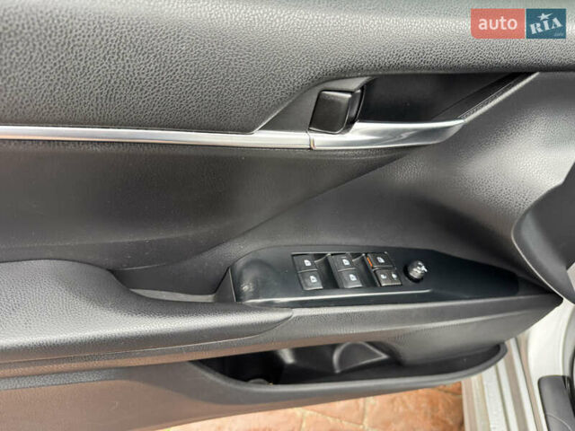 Сірий Тойота Камрі, об'ємом двигуна 2.49 л та пробігом 177 тис. км за 21500 $, фото 28 на Automoto.ua