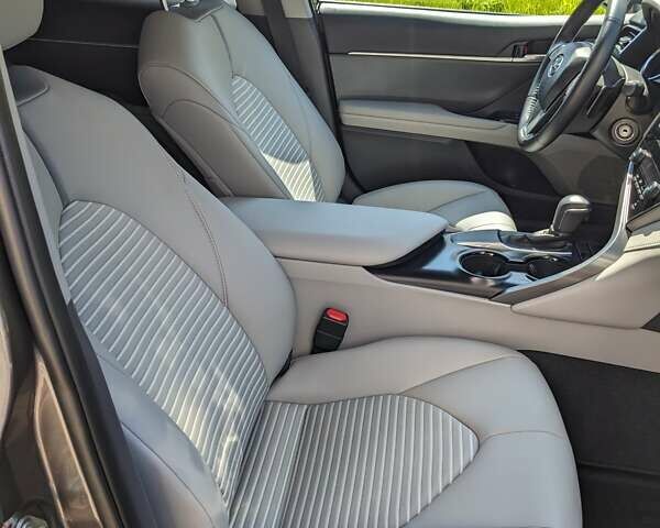 Серый Тойота Камри, объемом двигателя 2.49 л и пробегом 27 тыс. км за 26999 $, фото 73 на Automoto.ua