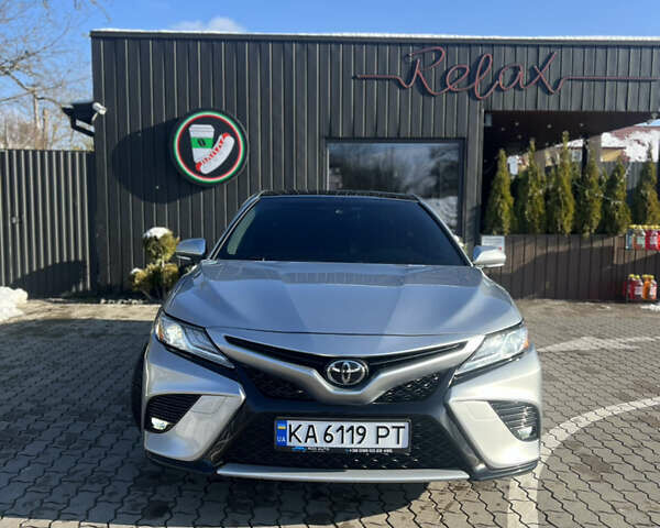 Сірий Тойота Камрі, об'ємом двигуна 2.49 л та пробігом 142 тис. км за 22000 $, фото 1 на Automoto.ua