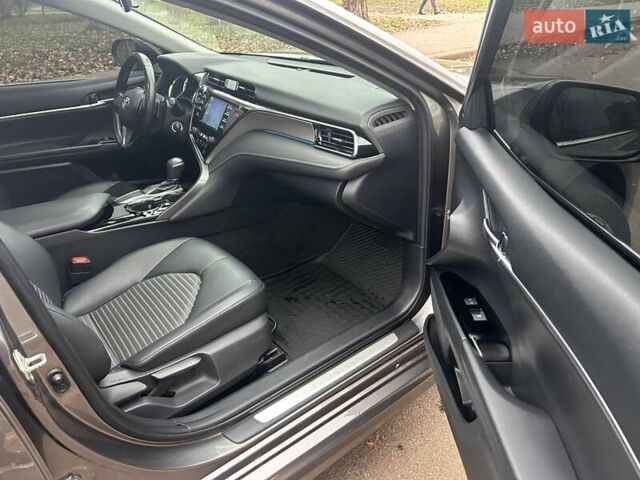 Серый Тойота Камри, объемом двигателя 2.49 л и пробегом 105 тыс. км за 24500 $, фото 37 на Automoto.ua