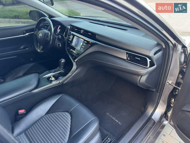 Сірий Тойота Камрі, об'ємом двигуна 2.49 л та пробігом 137 тис. км за 18700 $, фото 56 на Automoto.ua