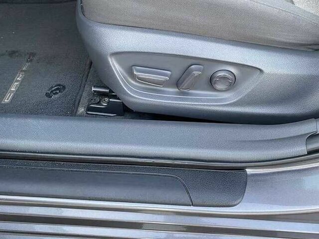 Серый Тойота Камри, объемом двигателя 2.5 л и пробегом 100 тыс. км за 17700 $, фото 5 на Automoto.ua