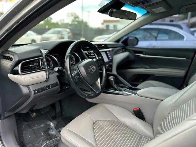 Сірий Тойота Камрі, об'ємом двигуна 2.5 л та пробігом 63 тис. км за 13000 $, фото 9 на Automoto.ua