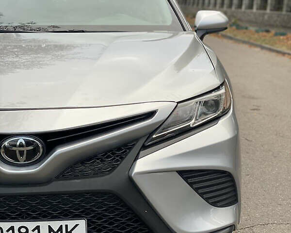 Серый Тойота Камри, объемом двигателя 2.49 л и пробегом 100 тыс. км за 20000 $, фото 1 на Automoto.ua