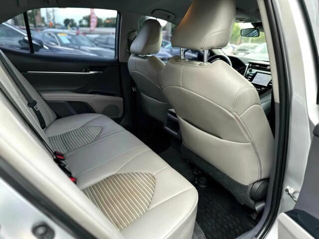 Сірий Тойота Камрі, об'ємом двигуна 2.5 л та пробігом 63 тис. км за 13000 $, фото 15 на Automoto.ua