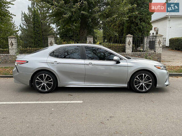 Серый Тойота Камри, объемом двигателя 2.49 л и пробегом 100 тыс. км за 20000 $, фото 9 на Automoto.ua