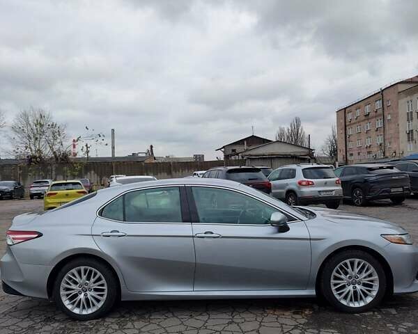 Серый Тойота Камри, объемом двигателя 2.5 л и пробегом 41 тыс. км за 28000 $, фото 3 на Automoto.ua