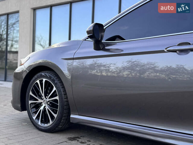 Сірий Тойота Камрі, об'ємом двигуна 2.49 л та пробігом 137 тис. км за 18700 $, фото 15 на Automoto.ua