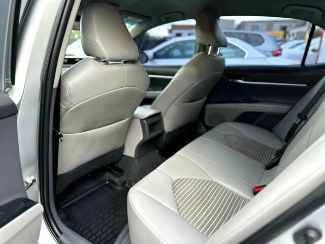 Сірий Тойота Камрі, об'ємом двигуна 2.5 л та пробігом 63 тис. км за 13000 $, фото 12 на Automoto.ua