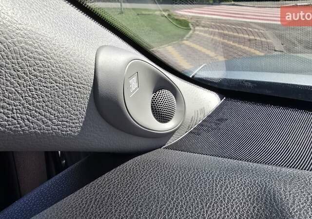 Серый Тойота Камри, объемом двигателя 3.5 л и пробегом 171 тыс. км за 22999 $, фото 25 на Automoto.ua