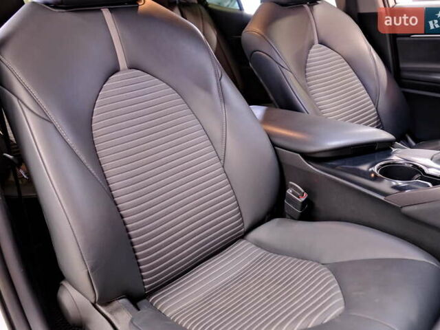 Тойота Камри 2019 в Одессе на Automoto.ua Серый Тойота Камри, объемом двигателя 2.5 л и пробегом 47 тыс. км за 18900 $, фото 43 на Automoto.ua