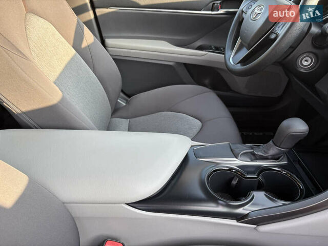 Серый Тойота Камри, объемом двигателя 2.49 л и пробегом 44 тыс. км за 22499 $, фото 49 на Automoto.ua