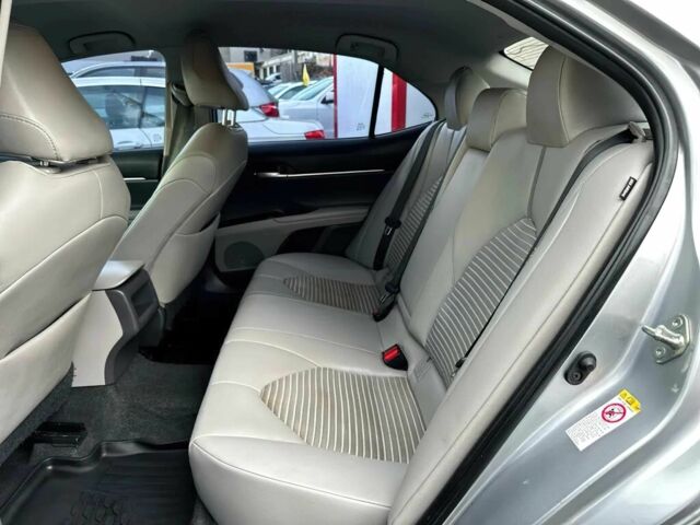 Сірий Тойота Камрі, об'ємом двигуна 2.5 л та пробігом 63 тис. км за 13000 $, фото 13 на Automoto.ua