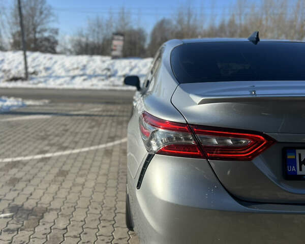 Сірий Тойота Камрі, об'ємом двигуна 2.49 л та пробігом 142 тис. км за 22000 $, фото 5 на Automoto.ua