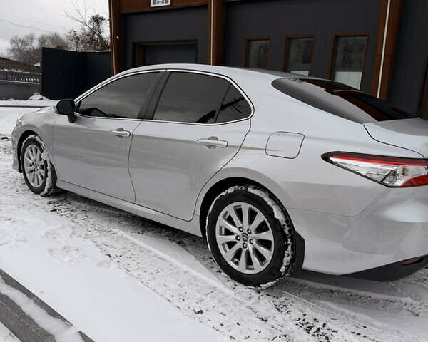 Серый Тойота Камри, объемом двигателя 2.49 л и пробегом 129 тыс. км за 20800 $, фото 18 на Automoto.ua