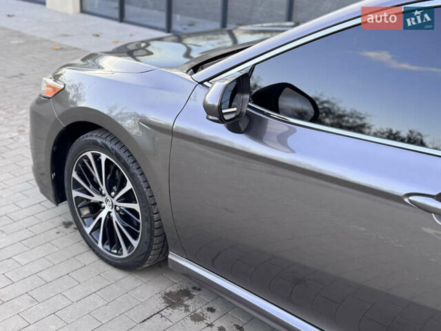 Сірий Тойота Камрі, об'ємом двигуна 2.49 л та пробігом 137 тис. км за 18700 $, фото 14 на Automoto.ua