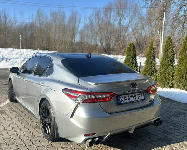 Сірий Тойота Камрі, об'ємом двигуна 2.49 л та пробігом 142 тис. км за 22000 $, фото 4 на Automoto.ua