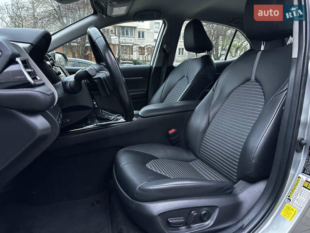 Серый Тойота Камри, объемом двигателя 2.49 л и пробегом 158 тыс. км за 25000 $, фото 11 на Automoto.ua