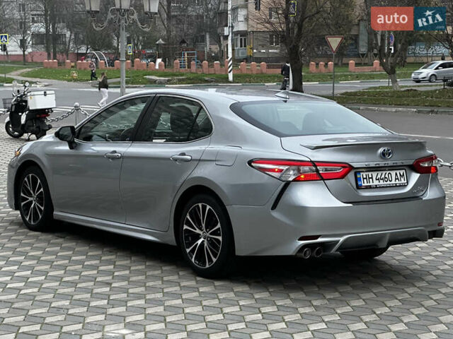 Серый Тойота Камри, объемом двигателя 2.49 л и пробегом 158 тыс. км за 25000 $, фото 5 на Automoto.ua