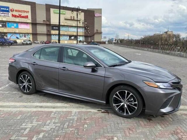 Тойота Камри 2020 в Киеве на Automoto.ua Серый Тойота Камри, объемом двигателя 2.5 л и пробегом 72 тыс. км за 17000 $, фото 3 на Automoto.ua