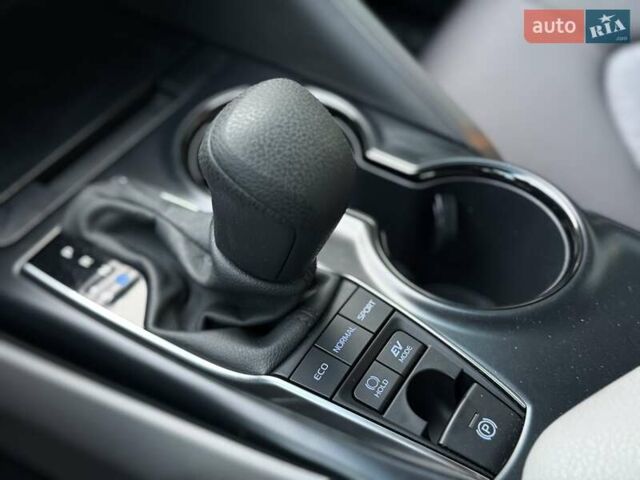 Серый Тойота Камри, объемом двигателя 2.49 л и пробегом 56 тыс. км за 23990 $, фото 13 на Automoto.ua