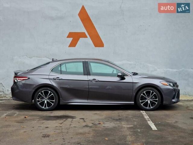 Тойота Камри 2020 в Одессе на Automoto.ua Серый Тойота Камри, объемом двигателя 2.49 л и пробегом 129 тыс. км за 27990 $, фото 18 на Automoto.ua