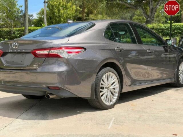 Серый Тойота Камри, объемом двигателя 2.5 л и пробегом 50 тыс. км за 14000 $, фото 3 на Automoto.ua