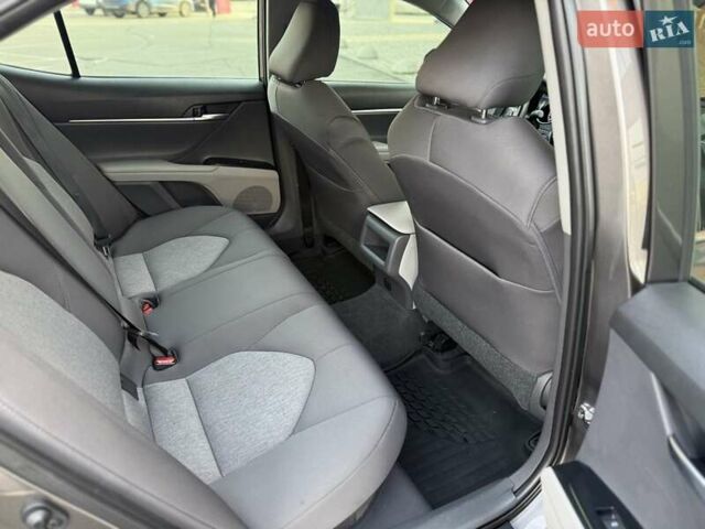 Серый Тойота Камри, объемом двигателя 2.49 л и пробегом 56 тыс. км за 23990 $, фото 12 на Automoto.ua