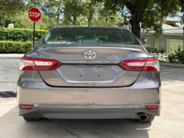 Серый Тойота Камри, объемом двигателя 2.5 л и пробегом 50 тыс. км за 14000 $, фото 4 на Automoto.ua