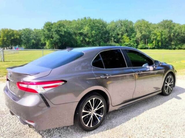 Серый Тойота Камри, объемом двигателя 2.5 л и пробегом 48 тыс. км за 16000 $, фото 3 на Automoto.ua