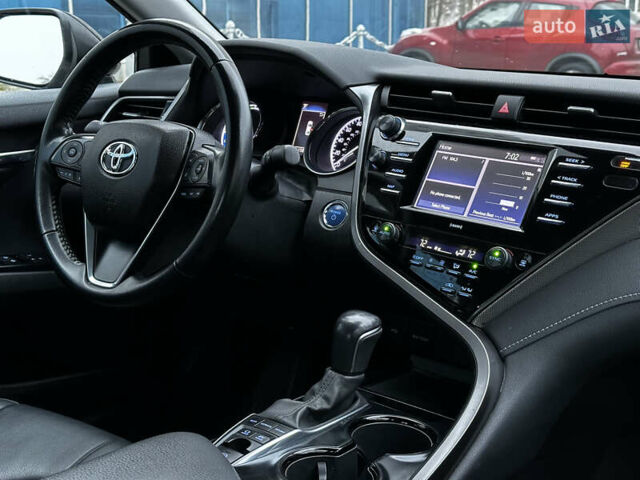 Серый Тойота Камри, объемом двигателя 2.49 л и пробегом 158 тыс. км за 25000 $, фото 6 на Automoto.ua