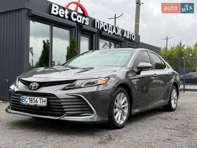 Серый Тойота Камри, объемом двигателя 2.49 л и пробегом 16 тыс. км за 26500 $, фото 1 на Automoto.ua