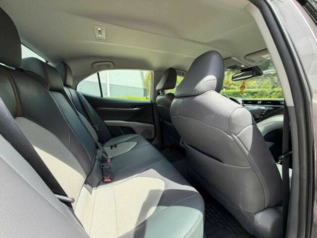 Серый Тойота Камри, объемом двигателя 2.5 л и пробегом 50 тыс. км за 14000 $, фото 9 на Automoto.ua