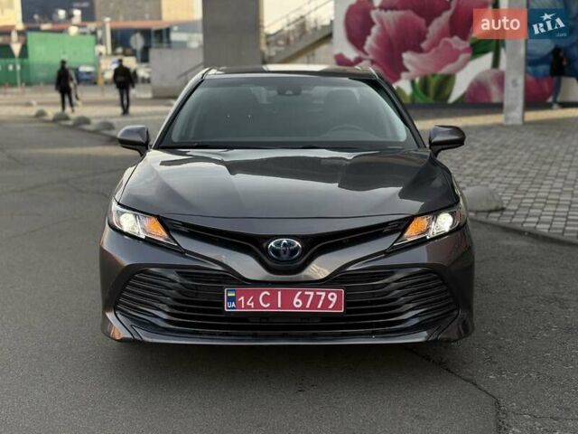 Серый Тойота Камри, объемом двигателя 2.49 л и пробегом 56 тыс. км за 23990 $, фото 1 на Automoto.ua