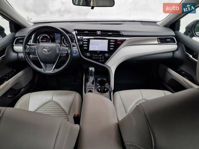 Тойота Камри 2020 в Одессе на Automoto.ua Серый Тойота Камри, объемом двигателя 2.49 л и пробегом 129 тыс. км за 27990 $, фото 58 на Automoto.ua