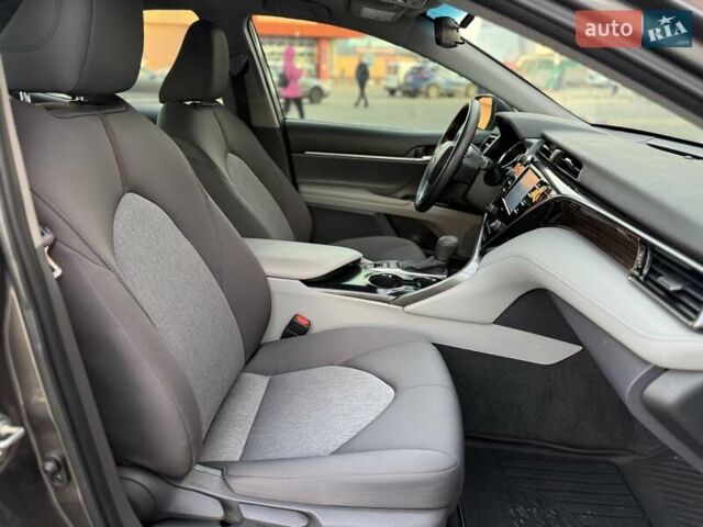 Серый Тойота Камри, объемом двигателя 2.49 л и пробегом 56 тыс. км за 23990 $, фото 14 на Automoto.ua