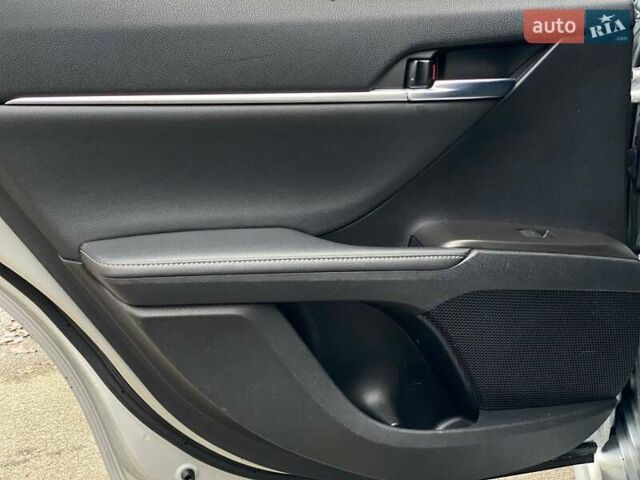 Серый Тойота Камри, объемом двигателя 2.49 л и пробегом 81 тыс. км за 26990 $, фото 55 на Automoto.ua