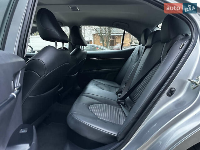 Серый Тойота Камри, объемом двигателя 2.49 л и пробегом 158 тыс. км за 25000 $, фото 12 на Automoto.ua