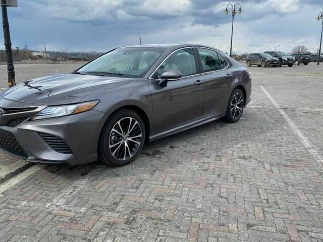 Тойота Камри 2020 в Киеве на Automoto.ua Серый Тойота Камри, объемом двигателя 2.5 л и пробегом 72 тыс. км за 17000 $, фото 2 на Automoto.ua