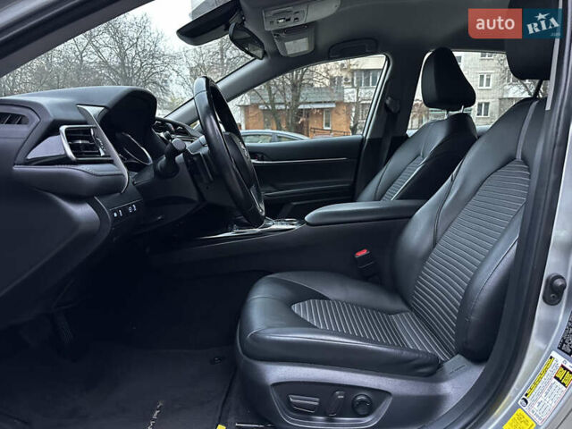 Серый Тойота Камри, объемом двигателя 2.49 л и пробегом 158 тыс. км за 25000 $, фото 10 на Automoto.ua