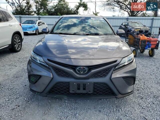 Серый Тойота Камри, объемом двигателя 2.49 л и пробегом 77 тыс. км за 6200 $, фото 4 на Automoto.ua