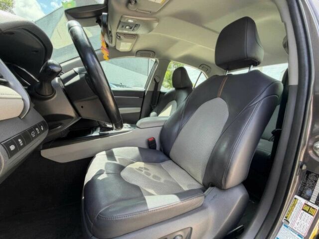 Серый Тойота Камри, объемом двигателя 2.5 л и пробегом 50 тыс. км за 14000 $, фото 7 на Automoto.ua