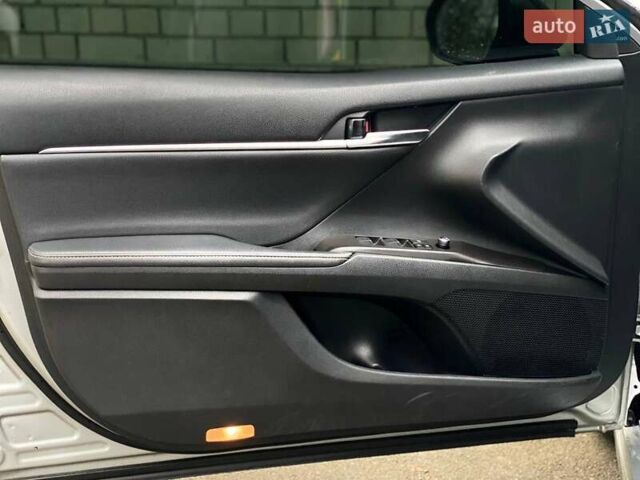 Серый Тойота Камри, объемом двигателя 2.49 л и пробегом 81 тыс. км за 26990 $, фото 23 на Automoto.ua