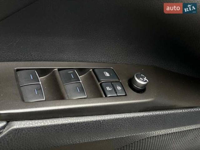 Серый Тойота Камри, объемом двигателя 2.49 л и пробегом 81 тыс. км за 26990 $, фото 26 на Automoto.ua