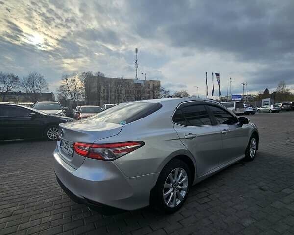 Серый Тойота Камри, объемом двигателя 2.49 л и пробегом 126 тыс. км за 23000 $, фото 2 на Automoto.ua