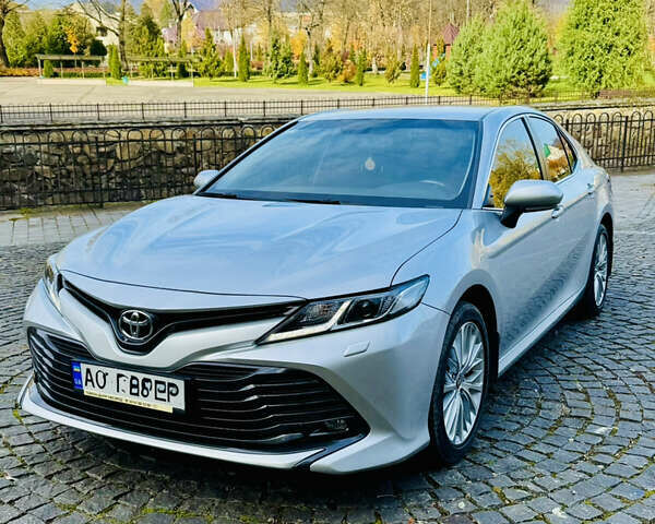 Серый Тойота Камри, объемом двигателя 2.49 л и пробегом 94 тыс. км за 21900 $, фото 2 на Automoto.ua
