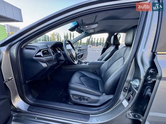 Серый Тойота Камри, объемом двигателя 2.49 л и пробегом 13 тыс. км за 32900 $, фото 30 на Automoto.ua
