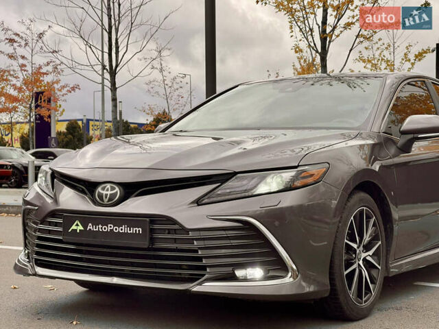 Тойота Камрі 2021 у Києві на Automoto.ua Сірий Тойота Камрі, об'ємом двигуна 2.49 л та пробігом 84 тис. км за 25900 $, фото 6 на Automoto.ua